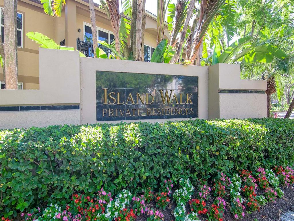 926 Normandy Trace Road Tampa, FL 33602 - Photo 1 of 1