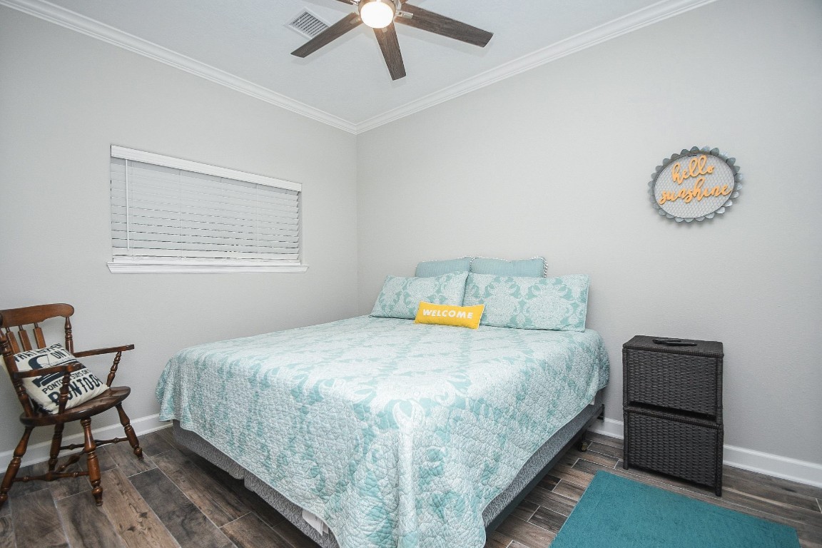 500 River Road, Unit 101 Montgomery, TX 77356 - Photo 10 of 27 Bed #2 with king sized bedroom