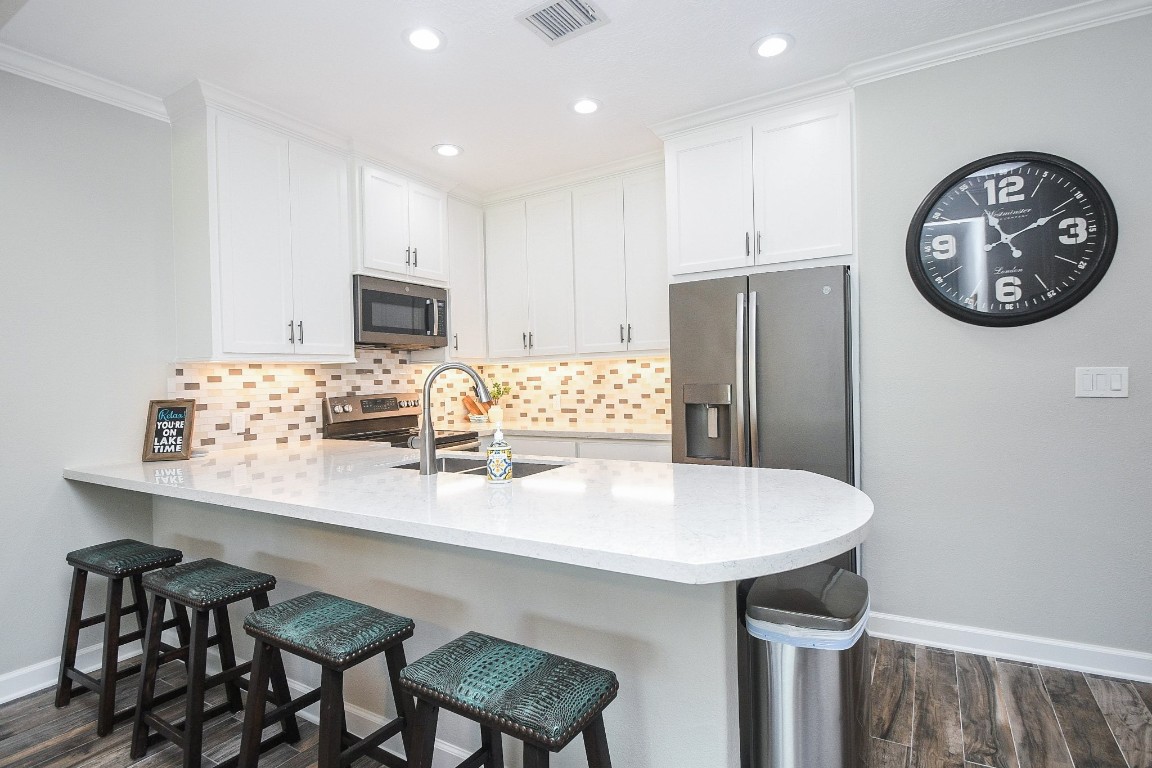 500 River Road, Unit 101 Montgomery, TX 77356 - Photo 6 of 27 Everything you need in a kitchen to cook for yourself or a crowd