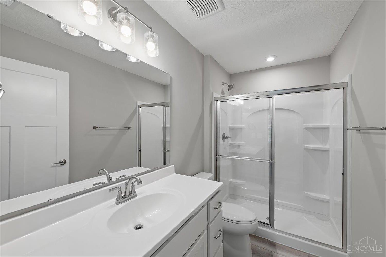 621 Tradition Ridge, Unit 80202 Cincinnati, OH 45245 - Photo 14 of 24 Gallery Image 14