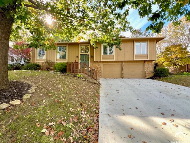 $379,900 | 3129 Ranger Drive, Lawrence, KS 66049