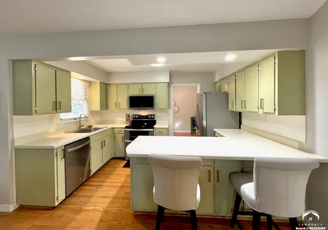 $379,900 | 3129 Ranger Drive, Lawrence, KS 66049