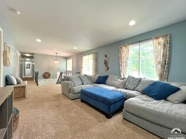 $379,900 | 3129 Ranger Drive, Lawrence, KS 66049