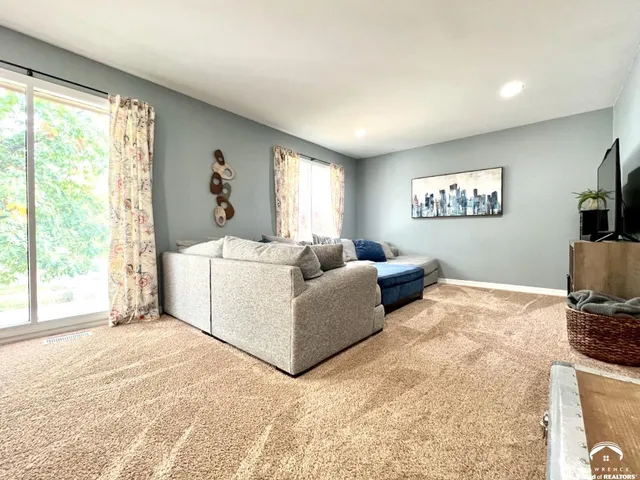 $379,900 | 3129 Ranger Drive, Lawrence, KS 66049