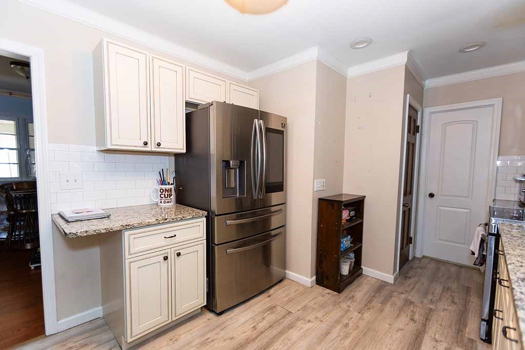 213 Hartford Pike Foster, RI 02825 - Photo 4 of 44