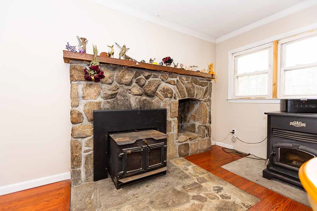 213 Hartford Pike Foster, RI 02825 - Photo 8 of 44