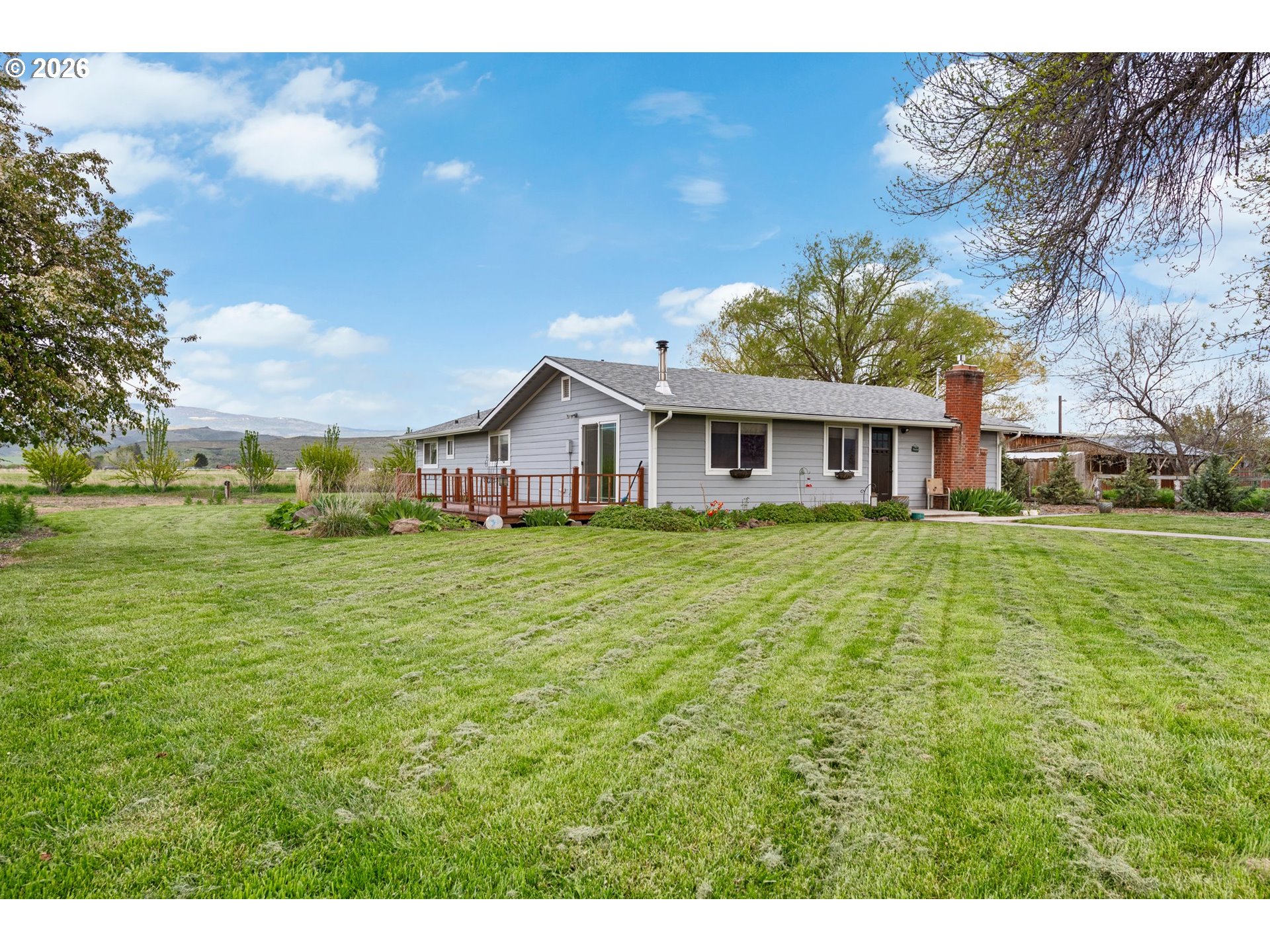 58015 Godley Road Union, OR 97883 - Photo 28 of 44 a front view of house with yard