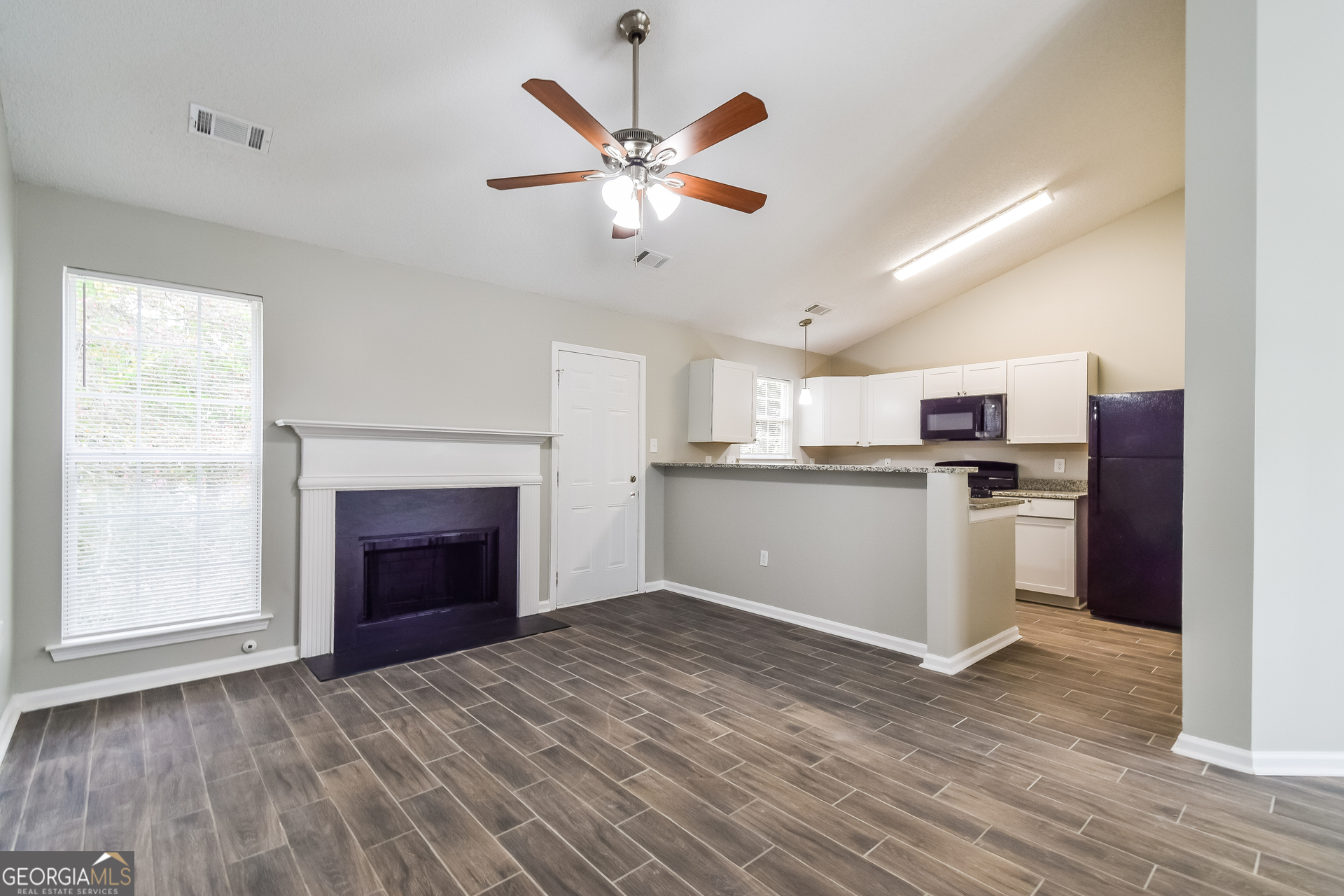 9407 Rollinghills Drive Jonesboro, GA 30238 - Photo 2 of 17