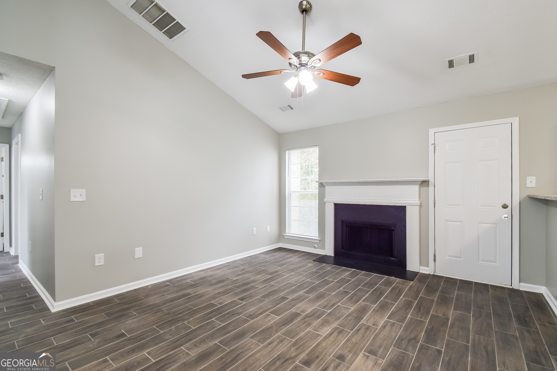 9407 Rollinghills Drive Jonesboro, GA 30238 - Photo 3 of 17