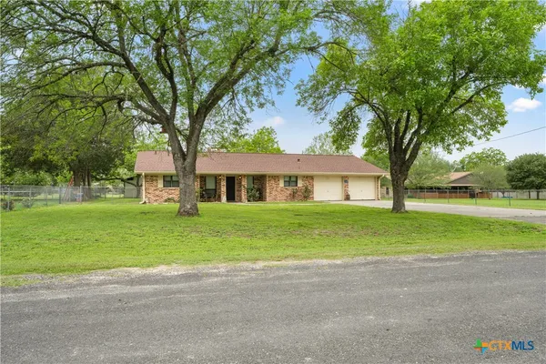 $239,000 | 130 Elm Street, Flatonia, TX 78941