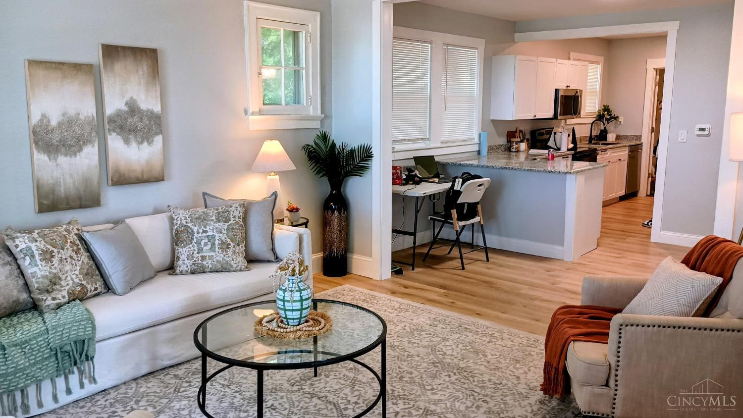 1411 Summit Road Cincinnati, OH 45237 - Photo 2 of 10