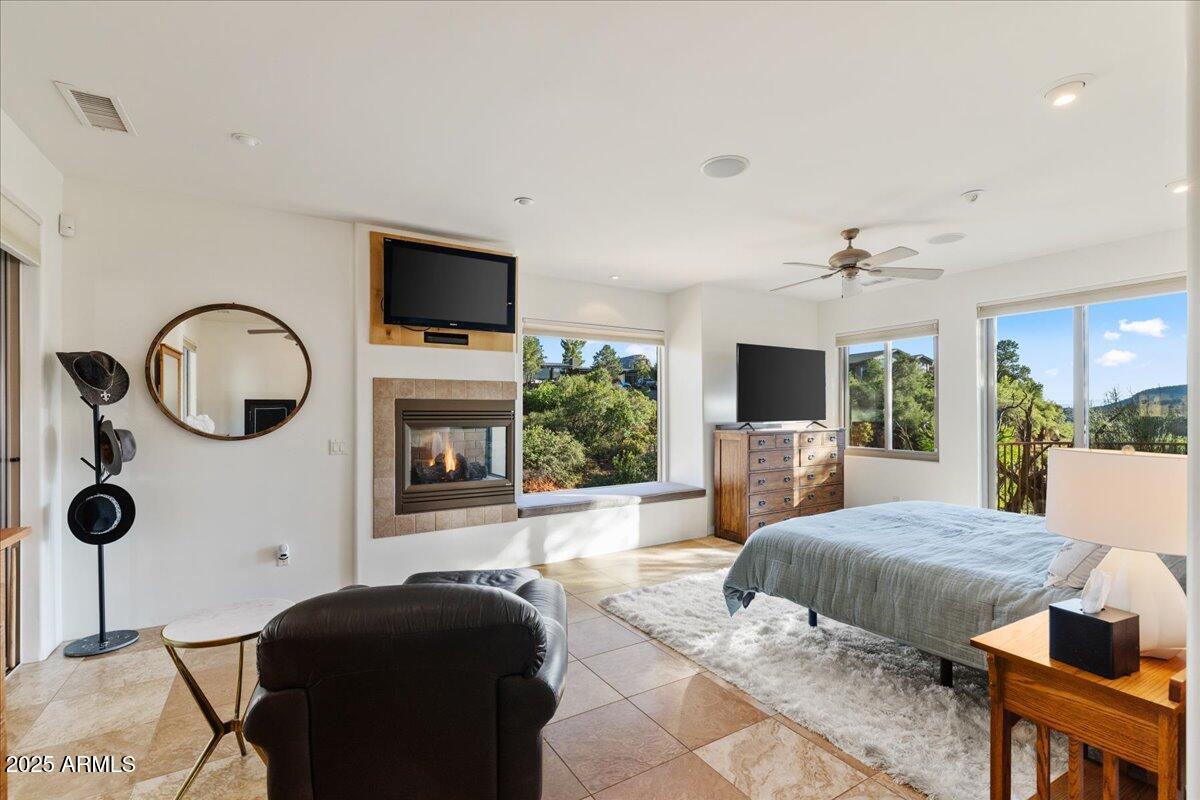 145 Highland Road Sedona, AZ 86336 - Photo 37 of 62 07-Primary Suite