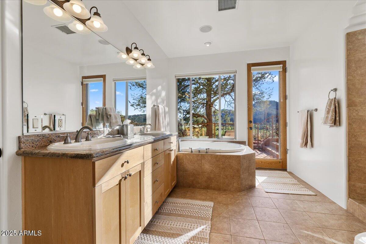 145 Highland Road Sedona, AZ 86336 - Photo 38 of 62 08-Primary Suite