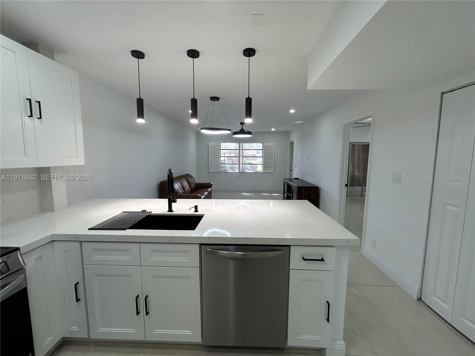 300 Berkley Road, Unit 108 Hollywood, FL 33024 - Photo 11 of 41