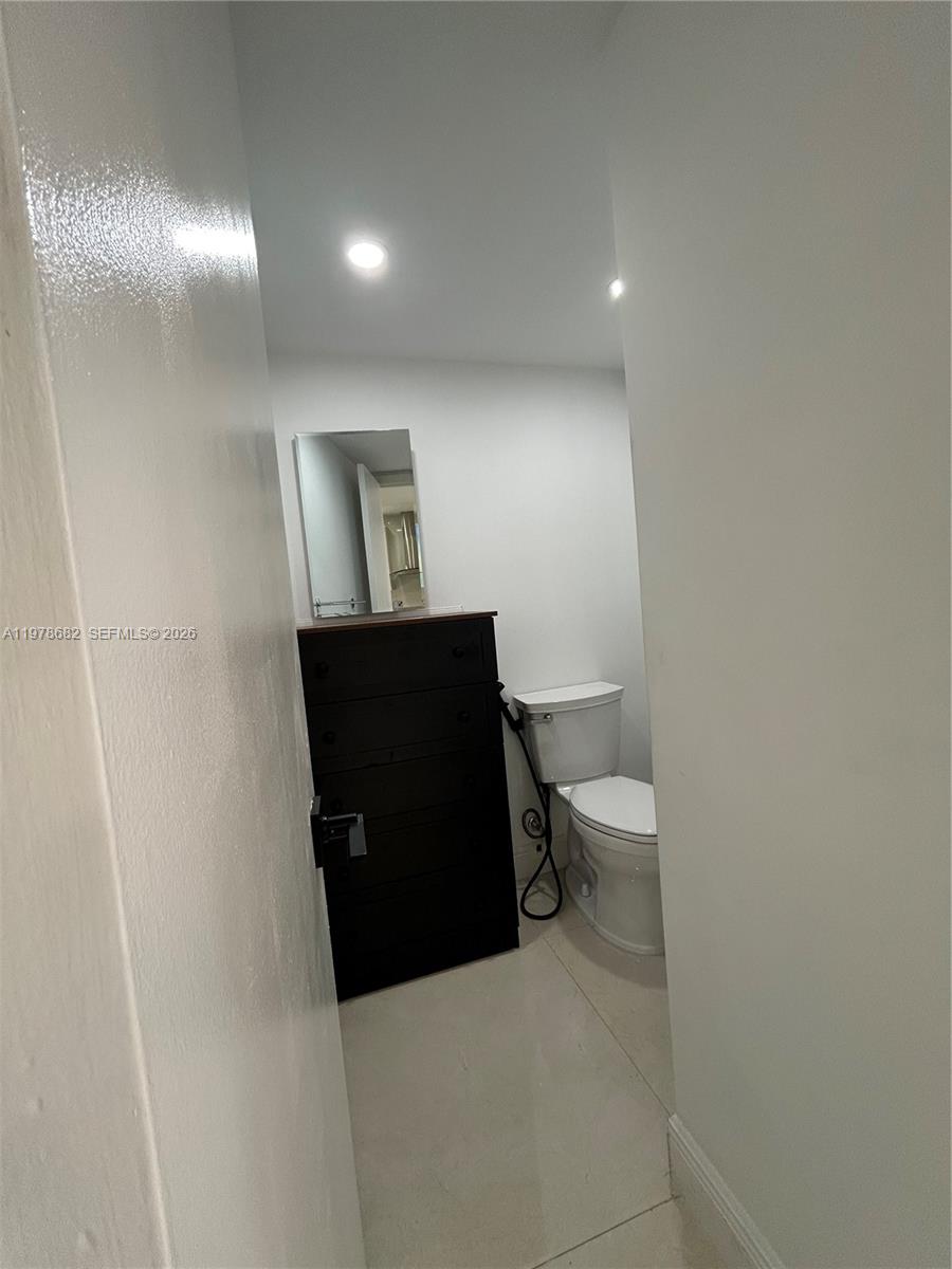 300 Berkley Road, Unit 108 Hollywood, FL 33024 - Photo 12 of 41