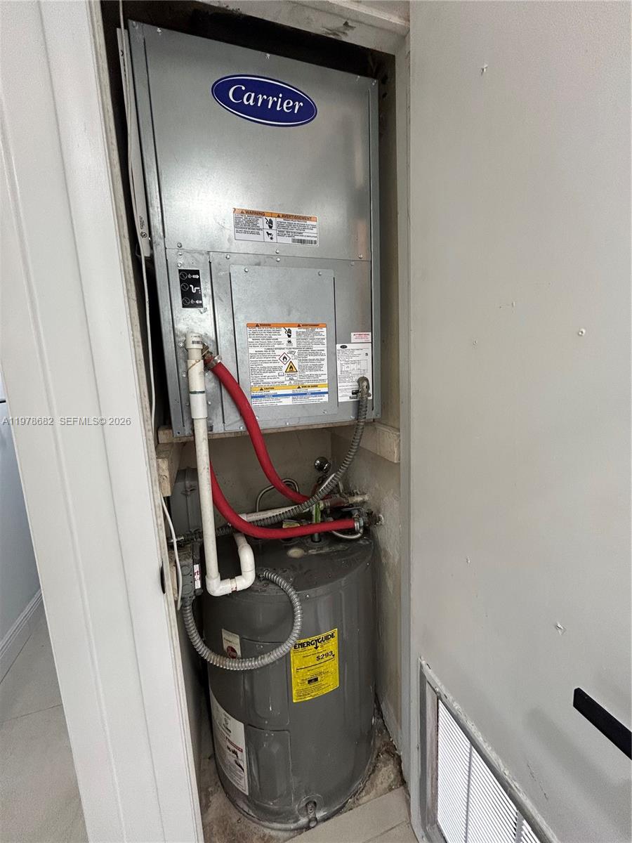 300 Berkley Road, Unit 108 Hollywood, FL 33024 - Photo 26 of 41 a view of washer and dryer