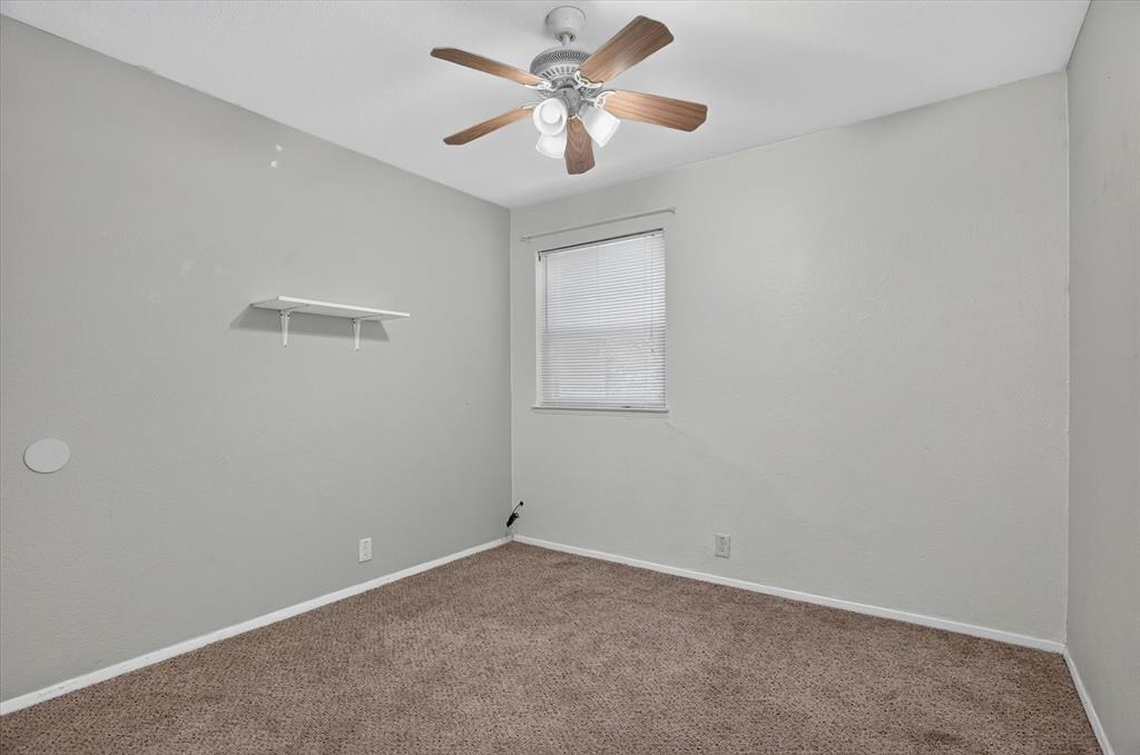 186 Garnet Road Springtown, TX 76082 - Photo 25 of 37