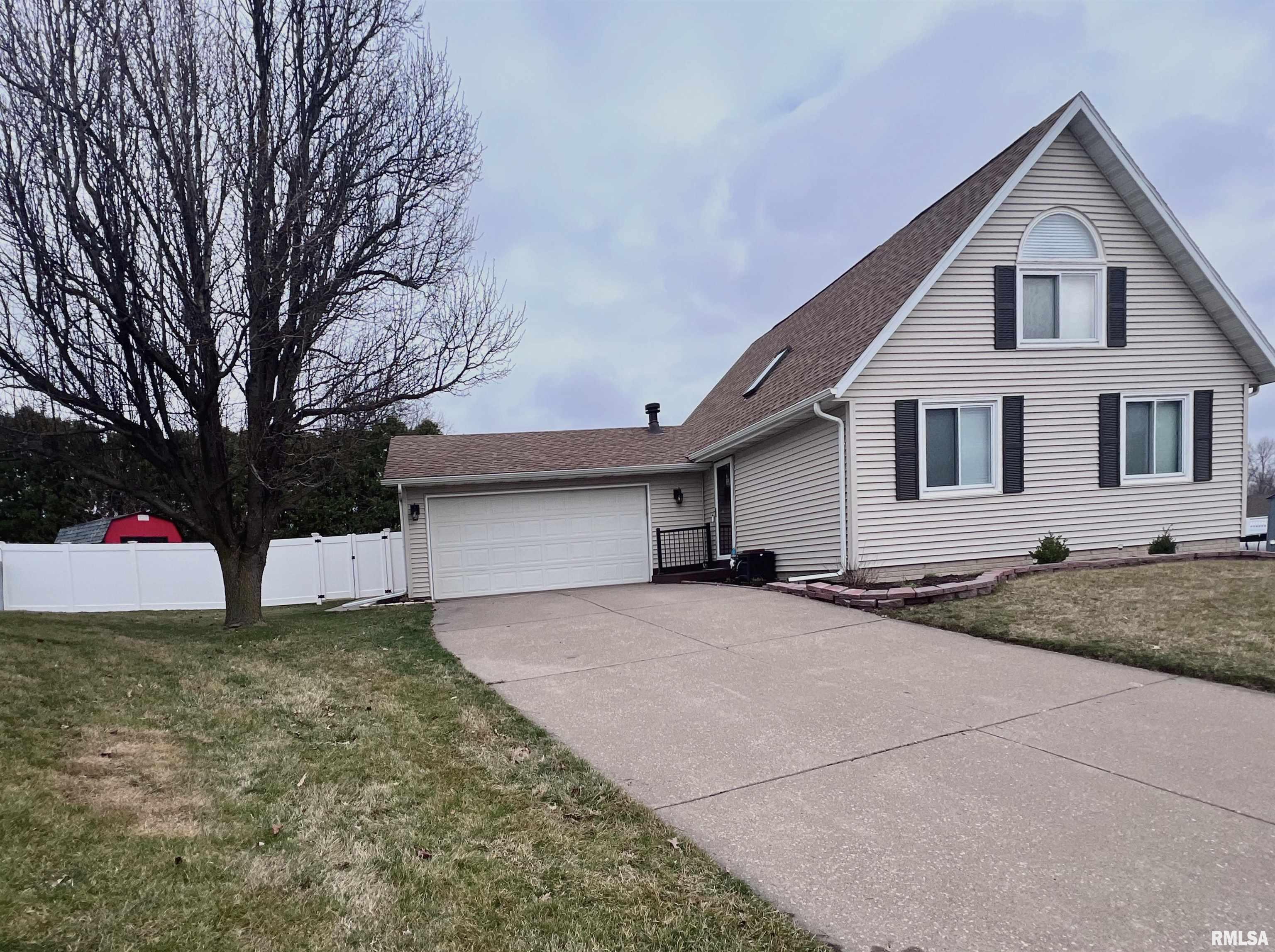 3527 Ridge Court Davenport, IA 52806 - Photo 1 of 37 Gallery Image 1