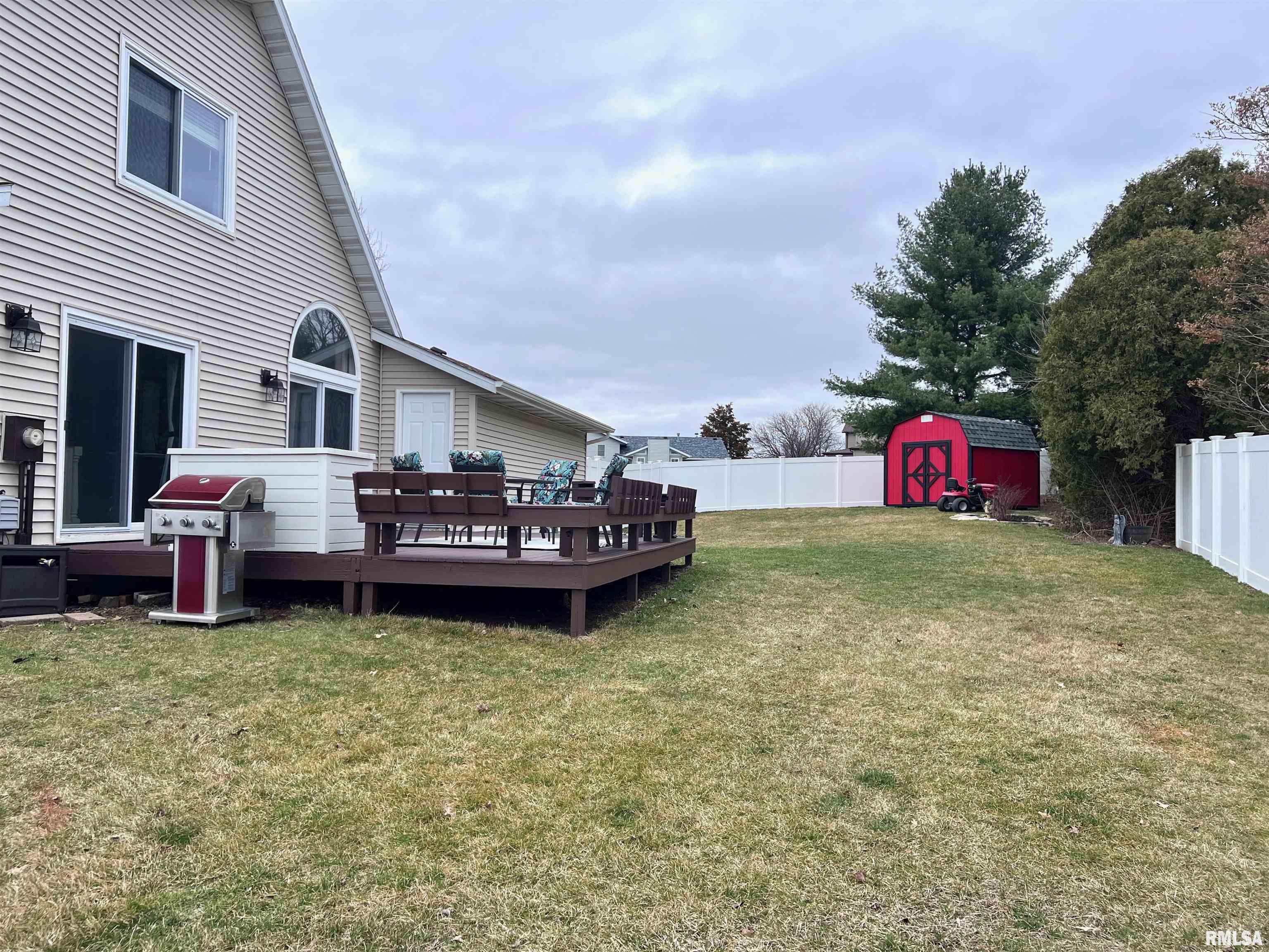 3527 Ridge Court Davenport, IA 52806 - Photo 35 of 37 Gallery Image 35