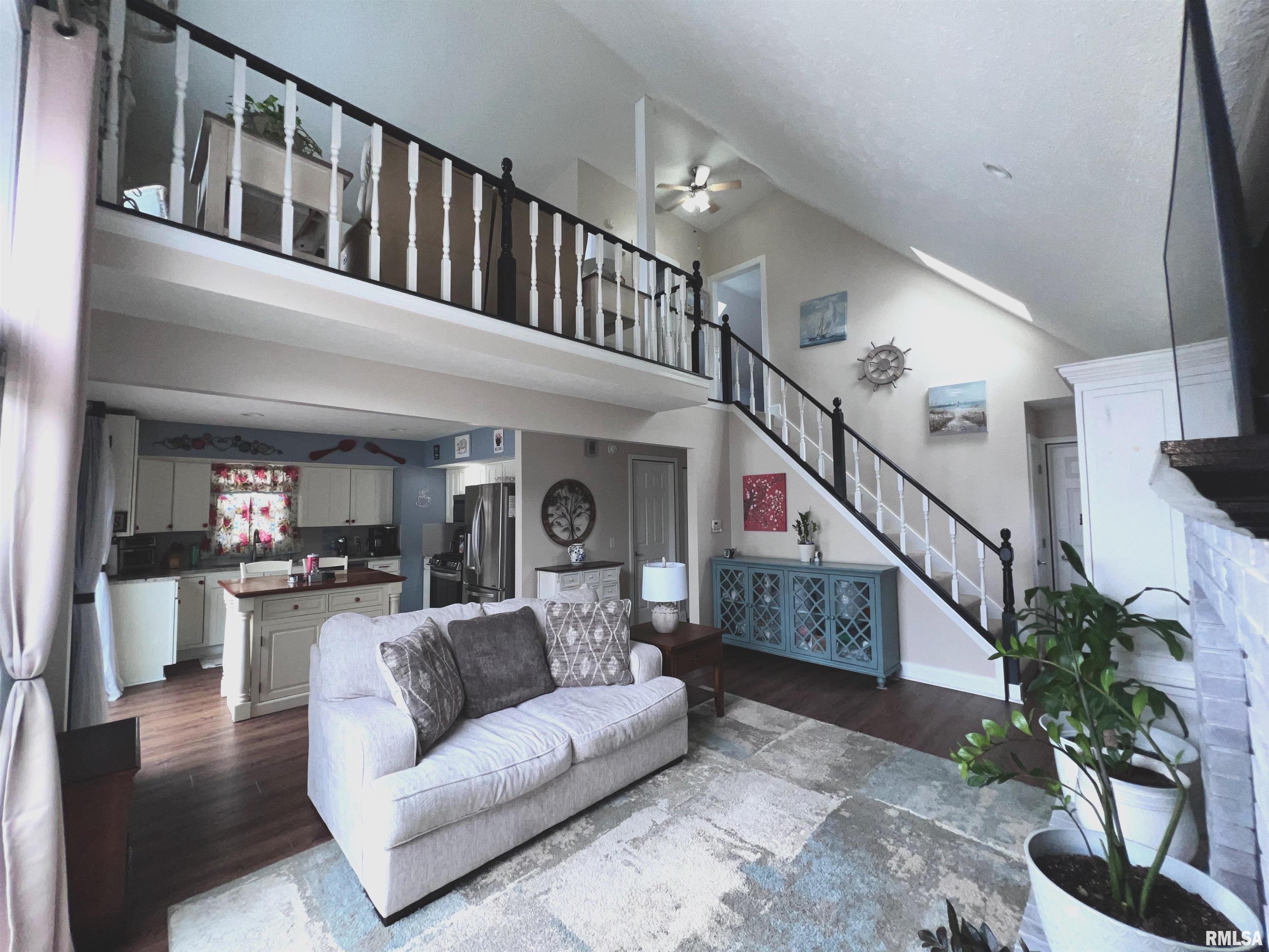 3527 Ridge Court Davenport, IA 52806 - Photo 4 of 37 Gallery Image 4