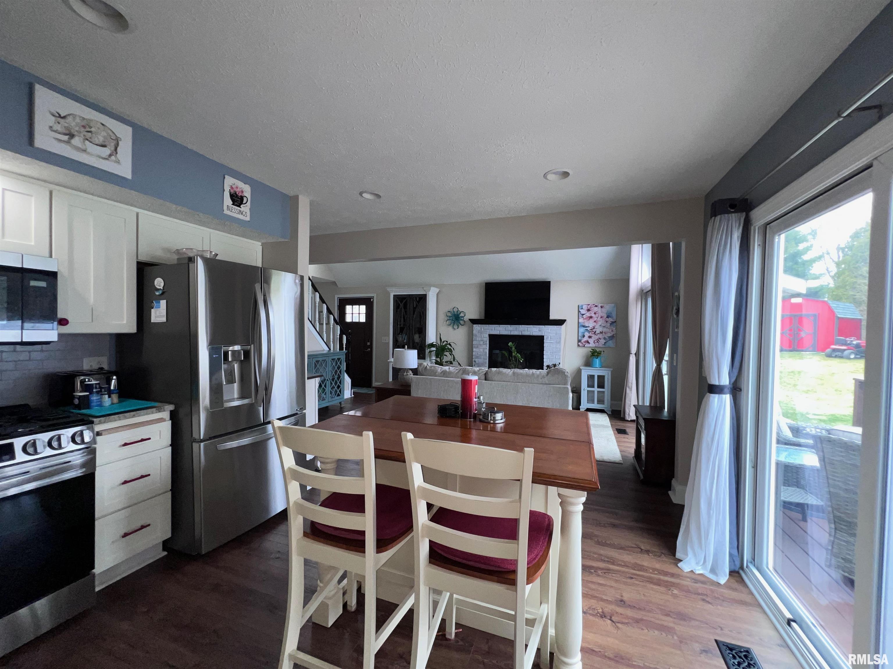 3527 Ridge Court Davenport, IA 52806 - Photo 10 of 37 Gallery Image 10