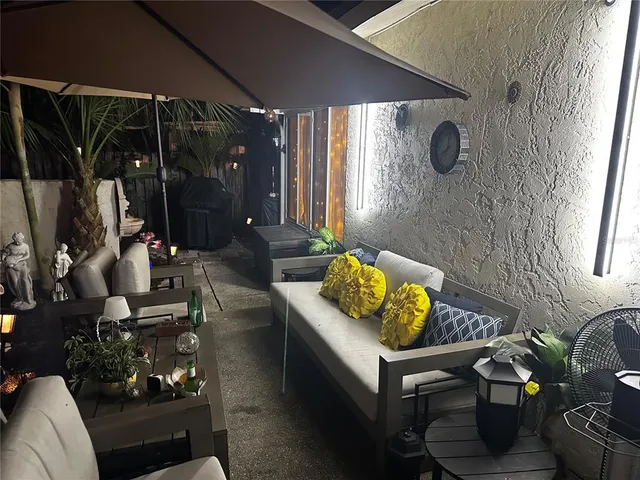 a room filled with lots of different kinds of flowers