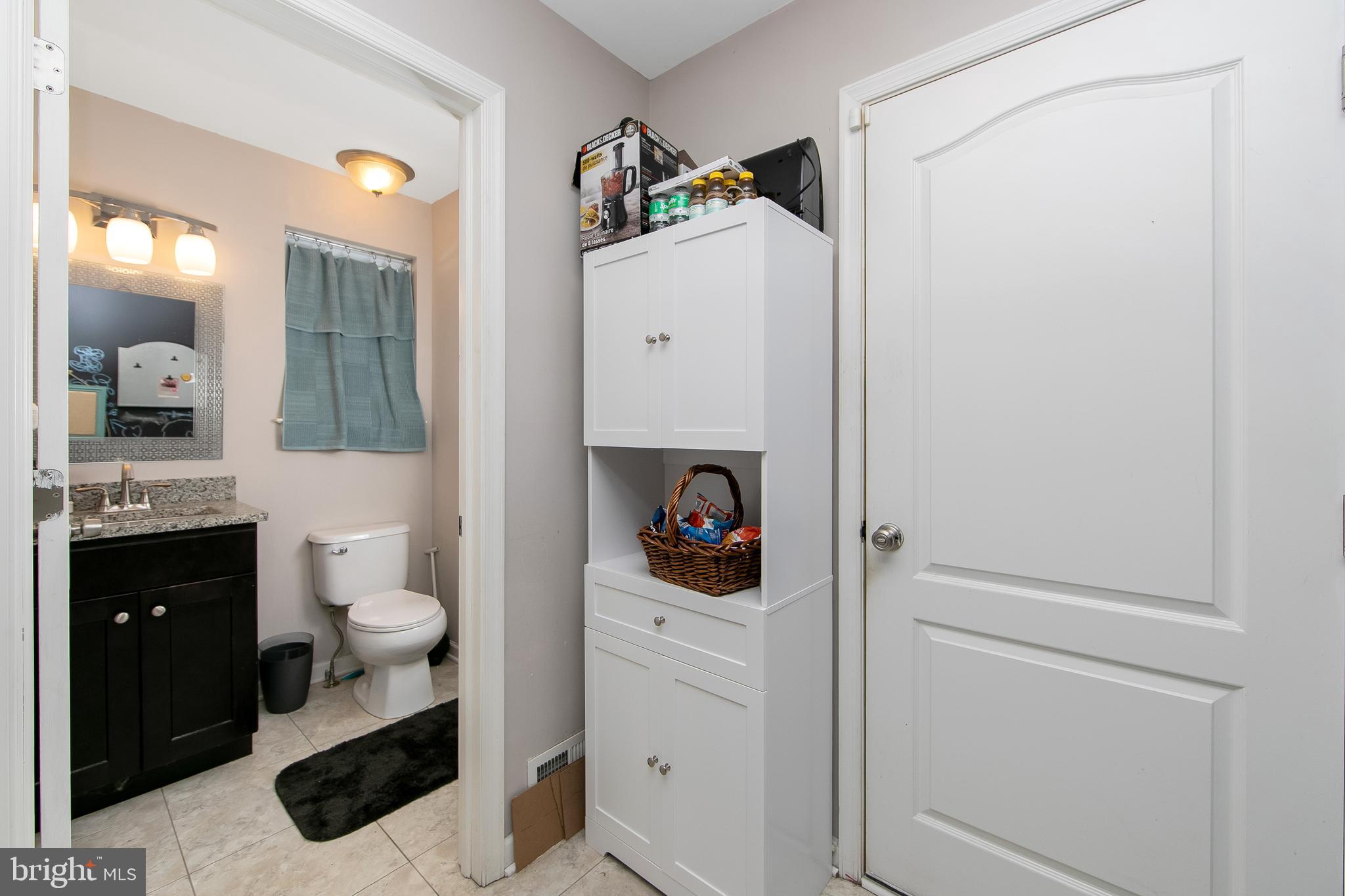 11 Evergreen Road Mount Laurel, NJ 08054 - Photo 15 of 37 powder room