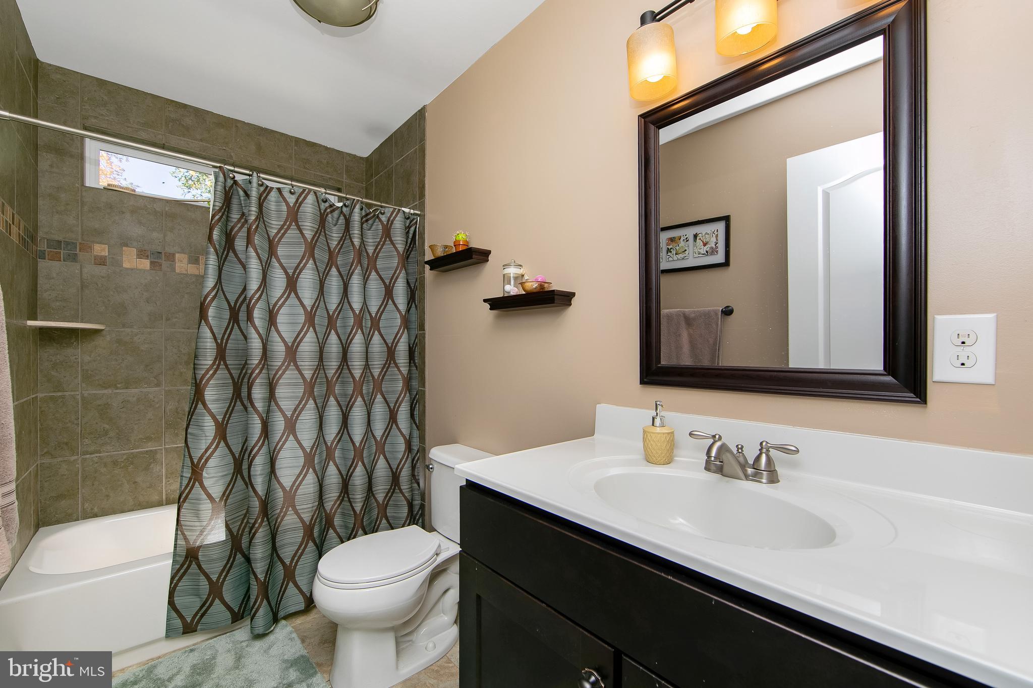 11 Evergreen Road Mount Laurel, NJ 08054 - Photo 20 of 37 hall bath