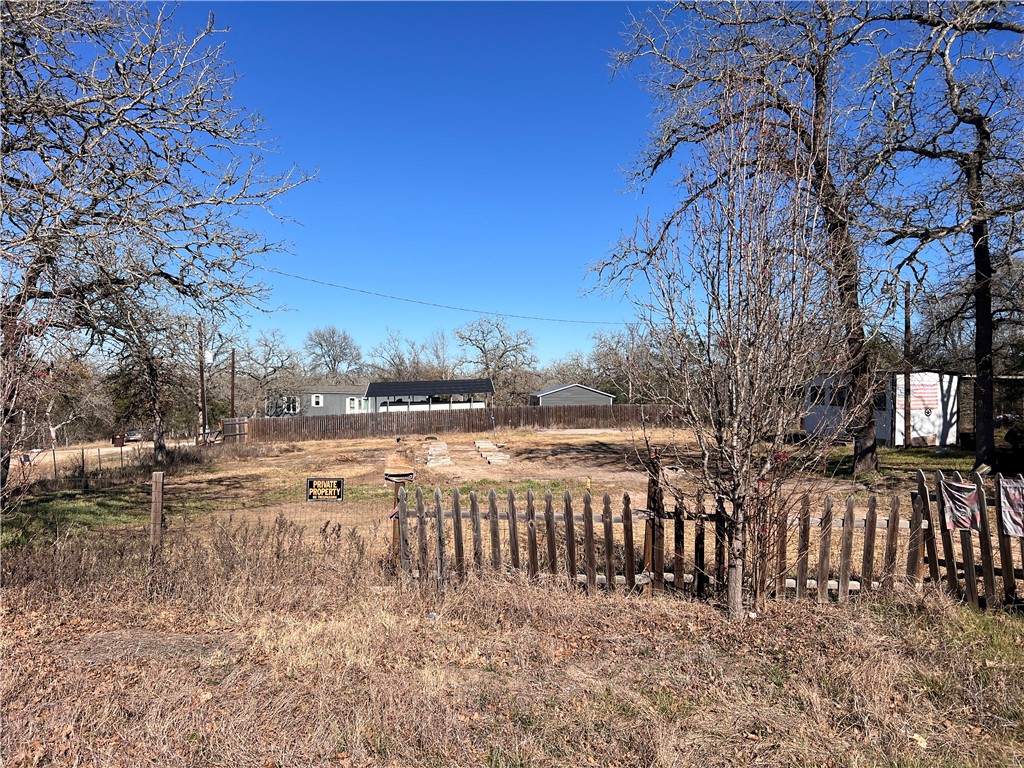 111 Pin Oak Circle Somerville, TX 77879 - Photo 2 of 11