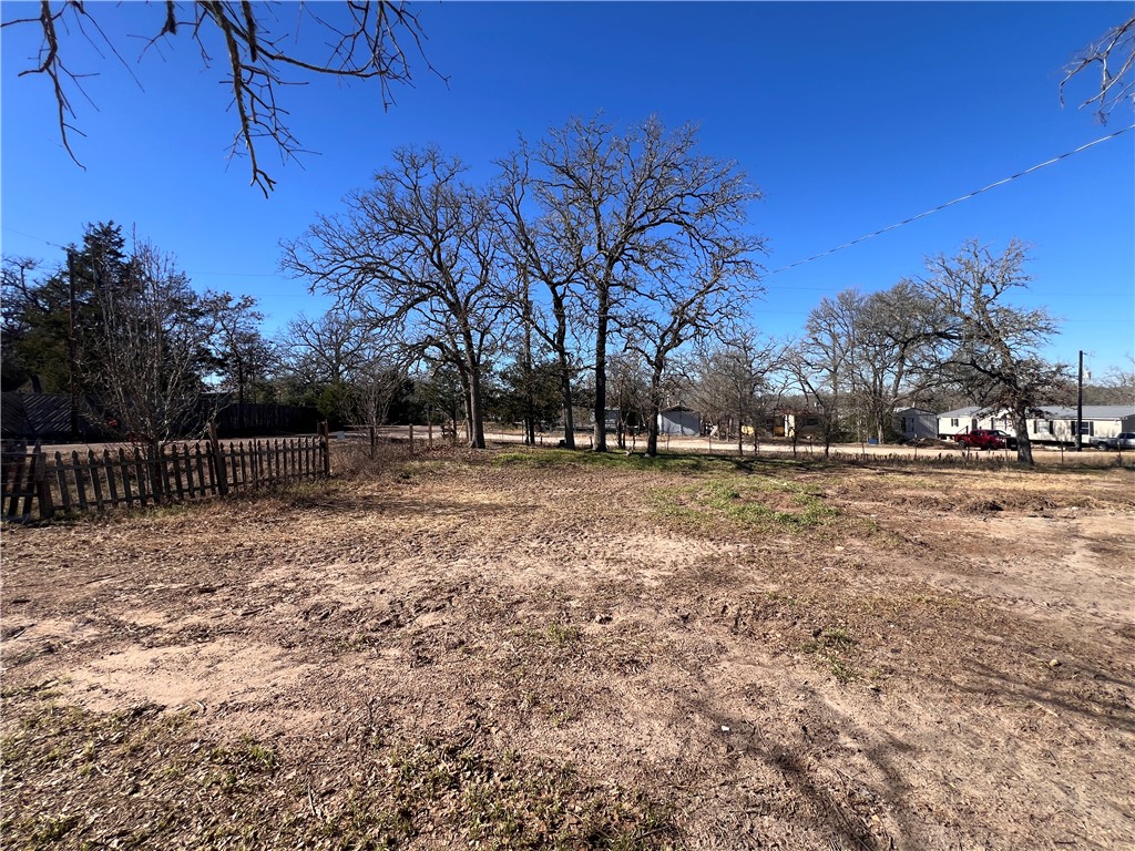111 Pin Oak Circle Somerville, TX 77879 - Photo 4 of 11