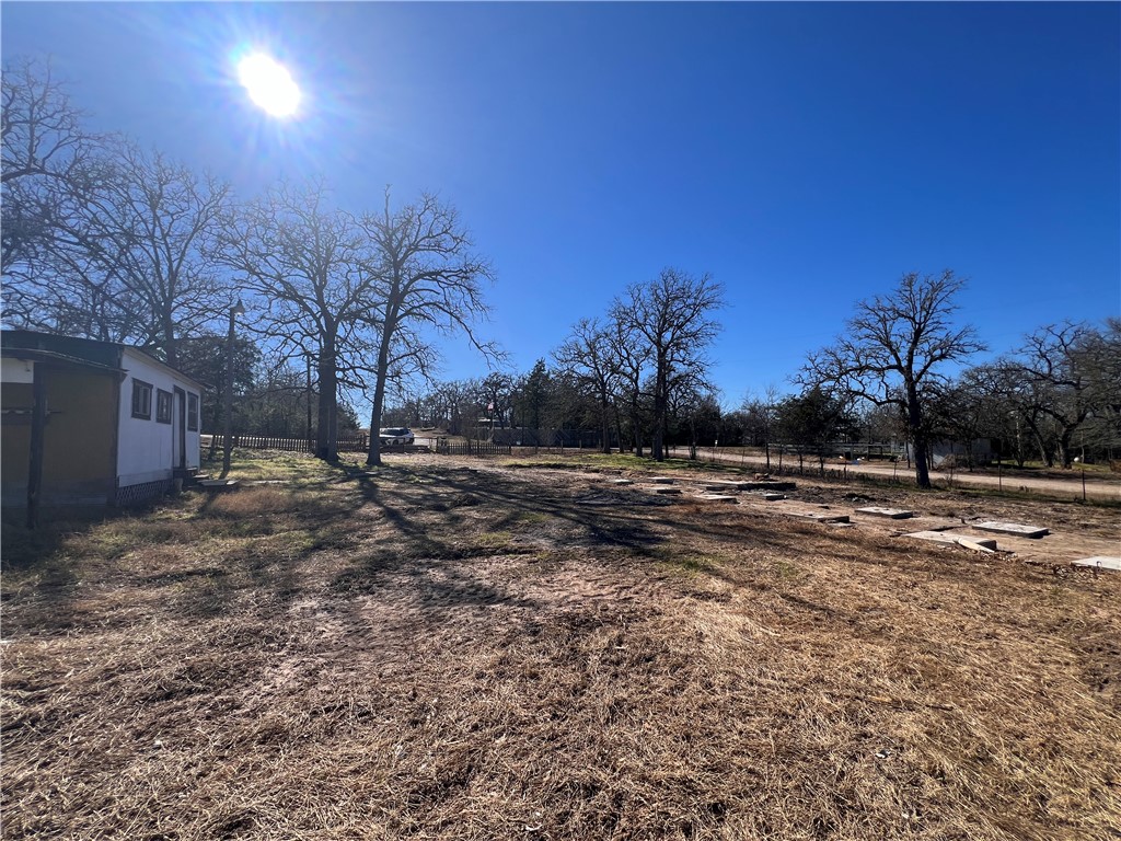 111 Pin Oak Circle Somerville, TX 77879 - Photo 9 of 11
