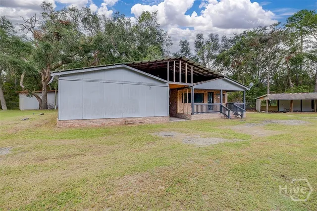$275,000 | 667 Godfrey Road Southeast, Allenhurst, GA 31301