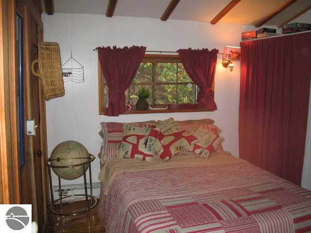 4124 North Omena Point Road Omena, MI 49674 - Photo 8 of 9 1662230-7.JPG