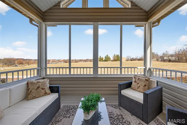 $575,000 | 253 Meadows Of Wildwood Boulevard, Wildwood, MO 63040