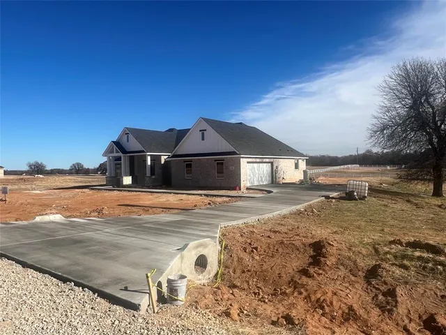 $465,900 | 104 Cattleman Drive, Poolville, TX 76487