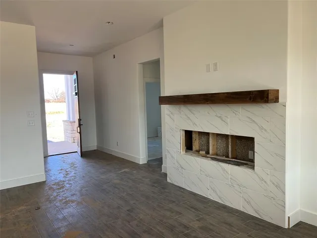 $465,900 | 104 Cattleman Drive, Poolville, TX 76487