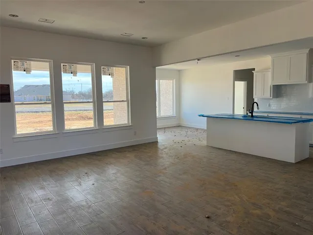 $465,900 | 104 Cattleman Drive, Poolville, TX 76487