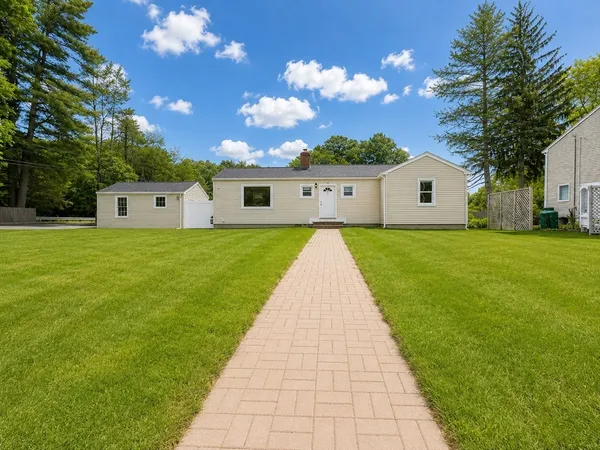 $550,000 | 2 Millwood Circle, Framingham, MA 01701
