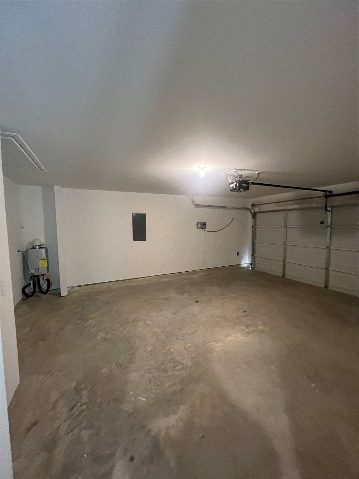 5215 Mossdale Bluff Ln Spring Spring, TX 77373 - Photo 25 of 25 a view of a garage