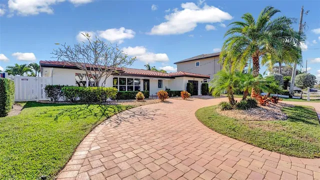 $1,754,949 | 2524 Southeast 9th Street, Pompano Beach, FL 33062