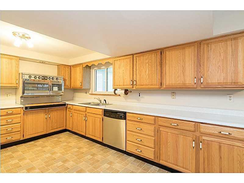 6416 Alter Road Dayton, OH 45424 - Photo 3 of 25 Gallery Image 3