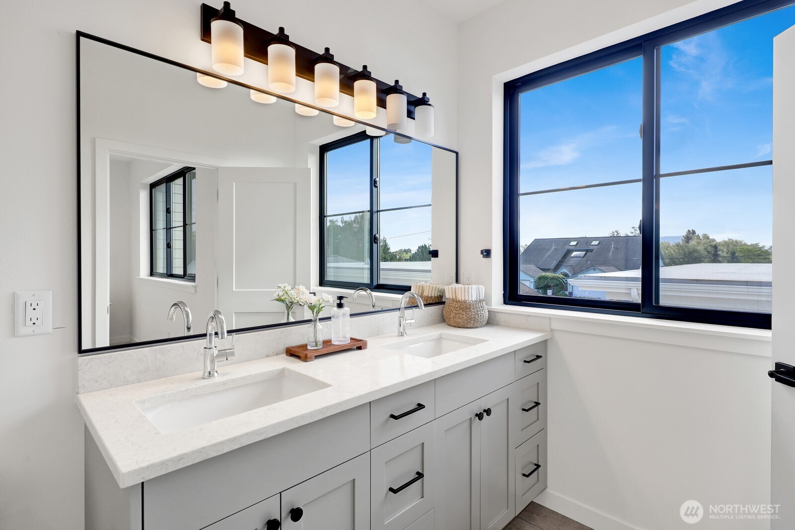 105 South 8th Street, Unit 102 Lynden, WA 98264 - Photo 16 of 38