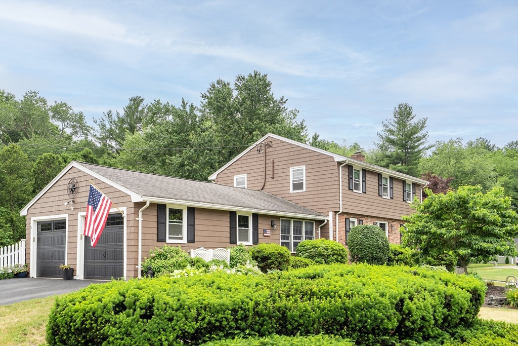 4 Roch Circle Brockton, MA 02301 - Photo 2 of 32