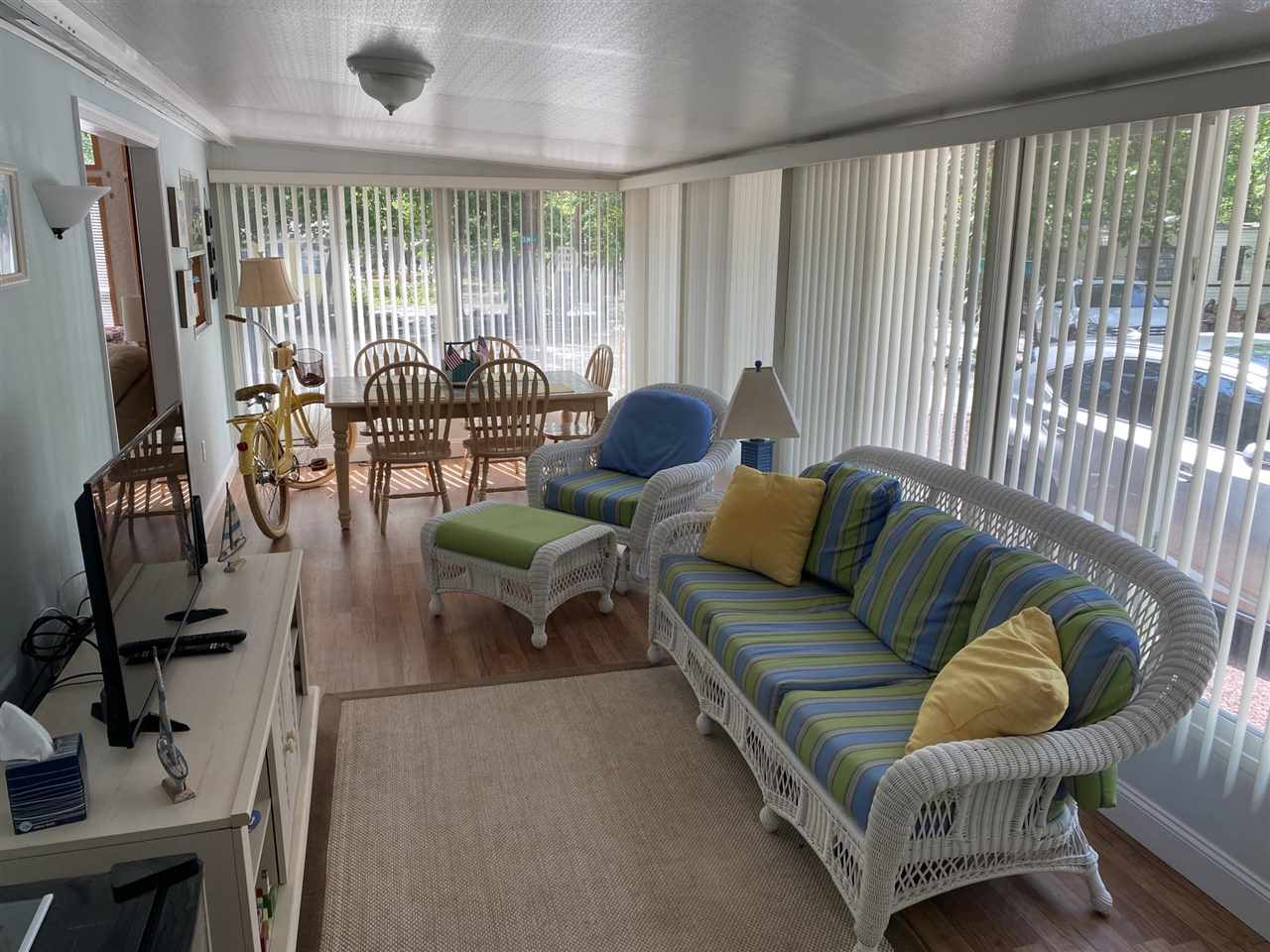 516 Highway 9 Marmora, NJ 08223 - Photo 20 of 28 a living room with furniture and a large window