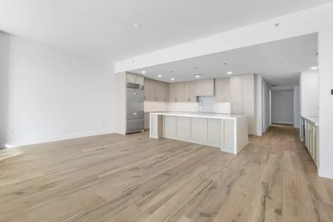 $2,675,000 | 176-184 Lake Drive, Unit 3202, West Palm Beach, FL 33404