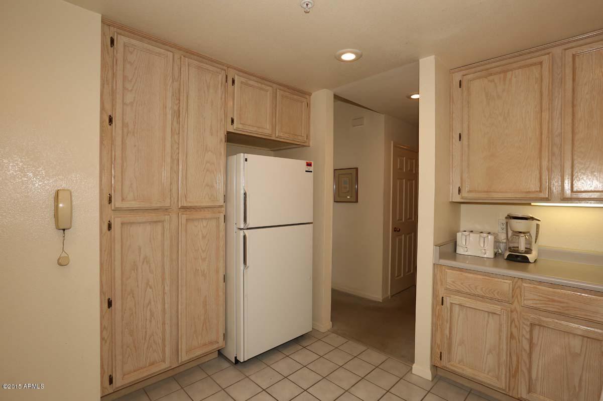 7222 East Gainey Ranch Road, Unit 123 Scottsdale, AZ 85258 - Photo 11 of 28 Kitchen43