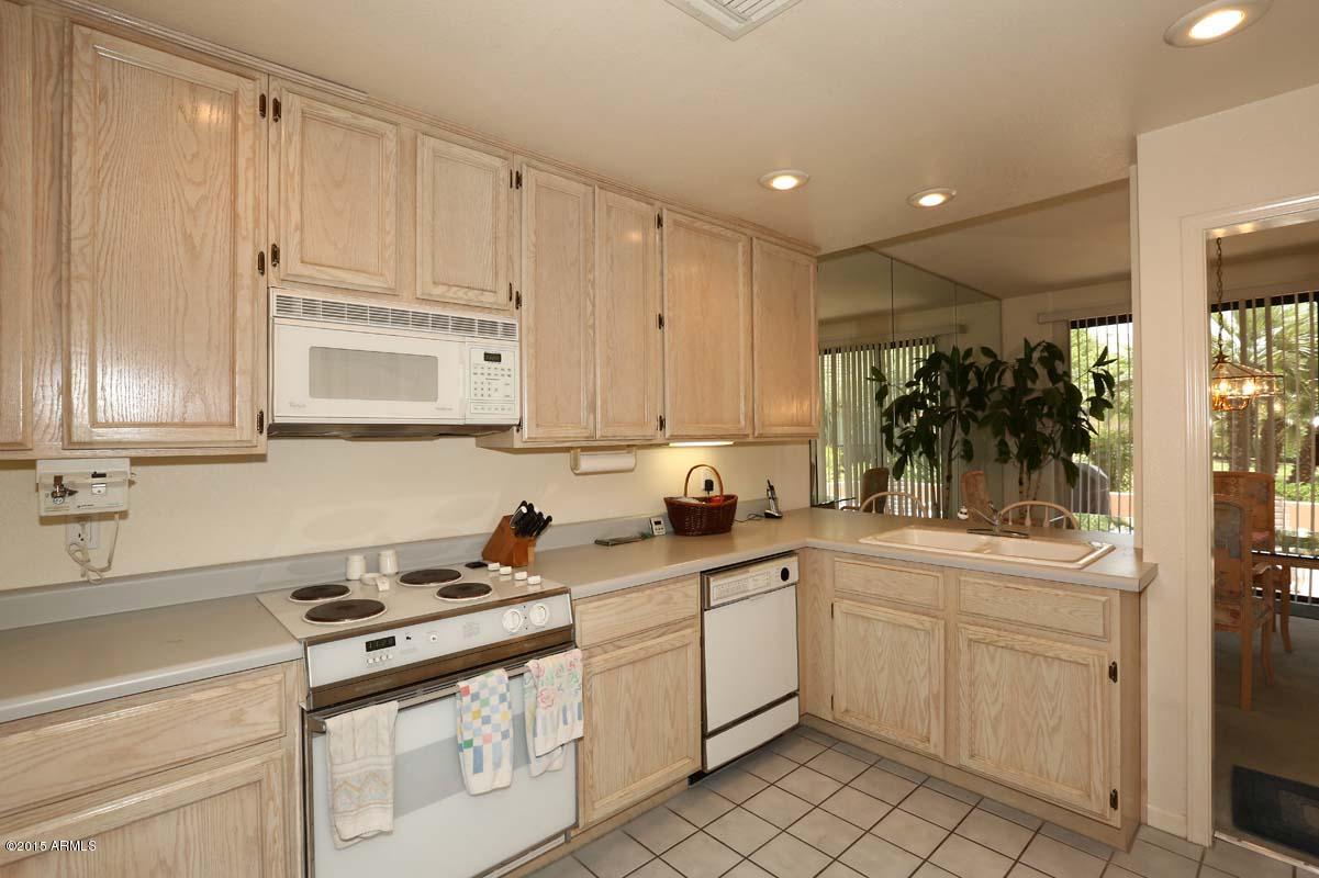 7222 East Gainey Ranch Road, Unit 123 Scottsdale, AZ 85258 - Photo 10 of 28 Kitchen2 (4)