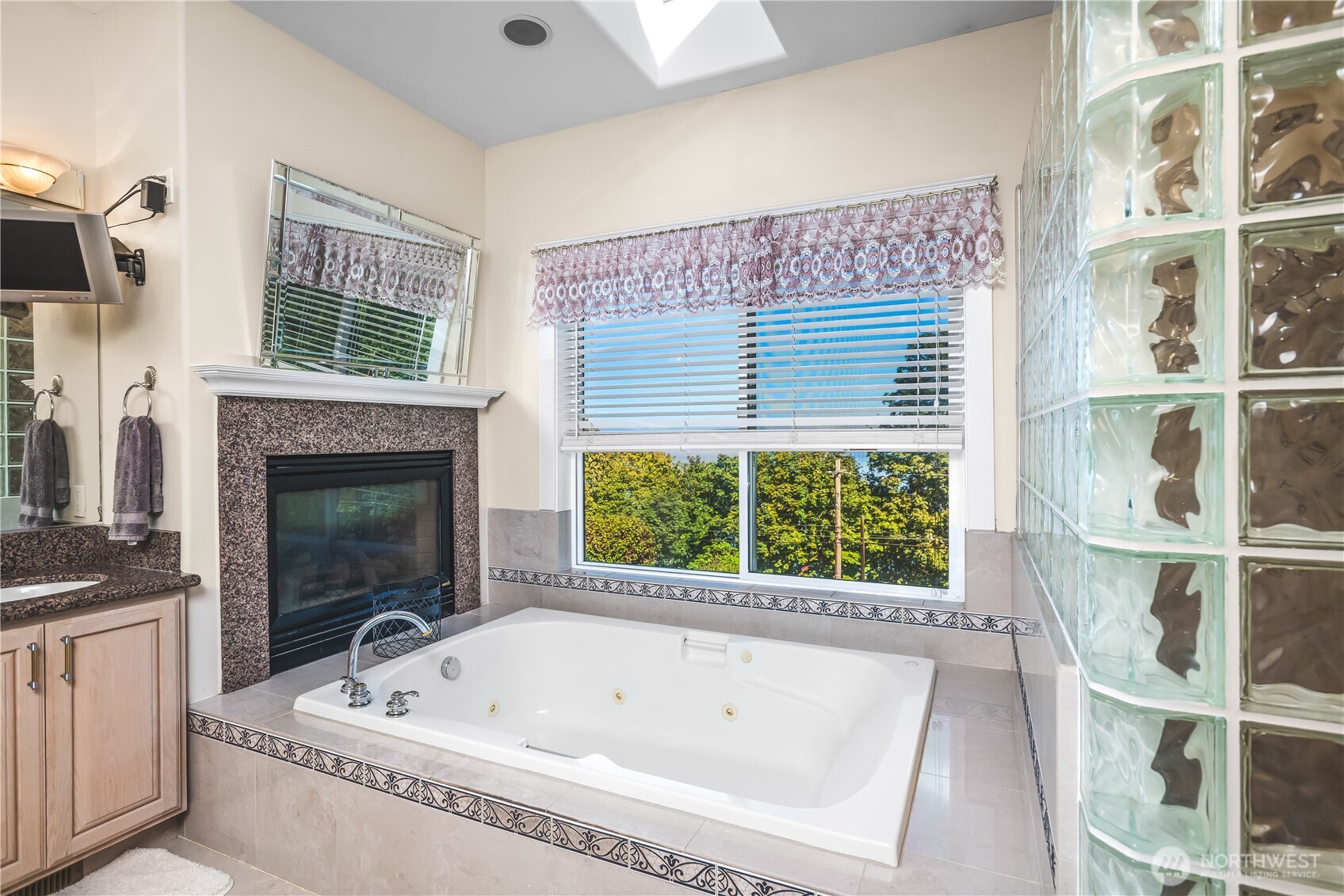 3904 Fidalgo Bay Road Anacortes, WA 98221 - Photo 23 of 40 Gallery Image 23