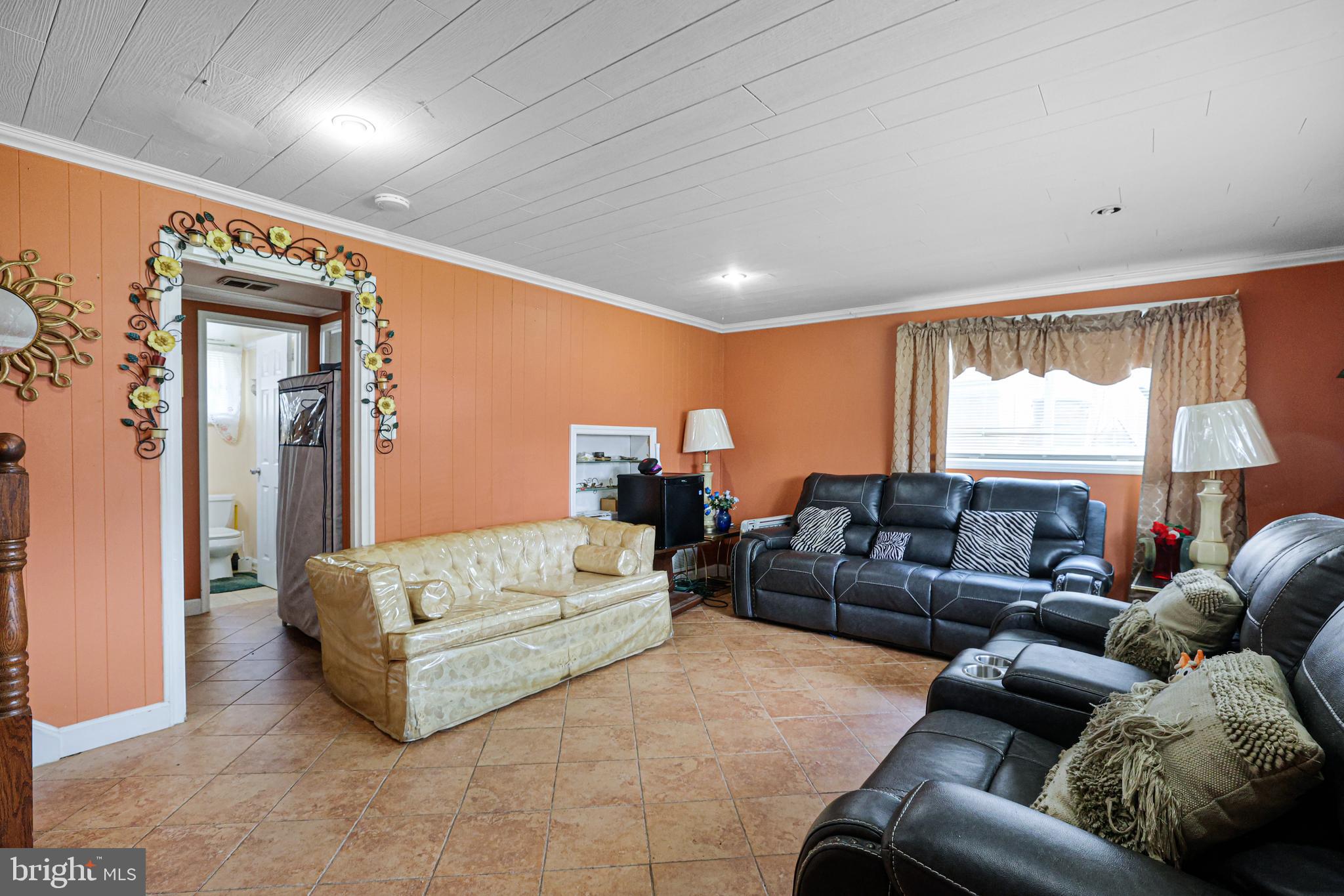 13206 May Court Silver Spring, MD 20906 - Photo 18 of 39 Family Room