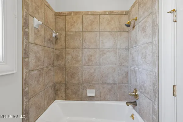 $655,000 | 131 Oakhurst Trail, Ridgeland, MS 39157
